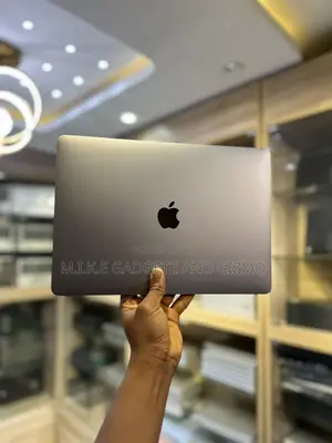 Apple MacBook Pro 2022 M2 8GB RAM 256GB SSD