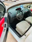 Toyota Vitz 2009 White - 4