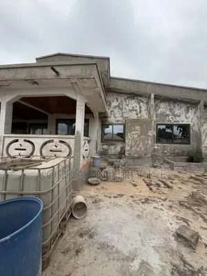 6-Bedroom House for Rent in Paraku, Kumasi