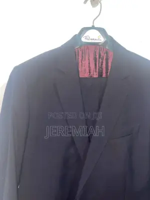 Italian Men's 2-Piece Suit (Size 44)