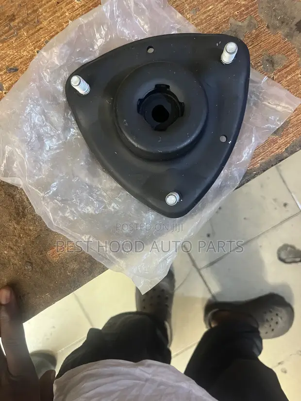 Toyota Camry Top Mount - 1