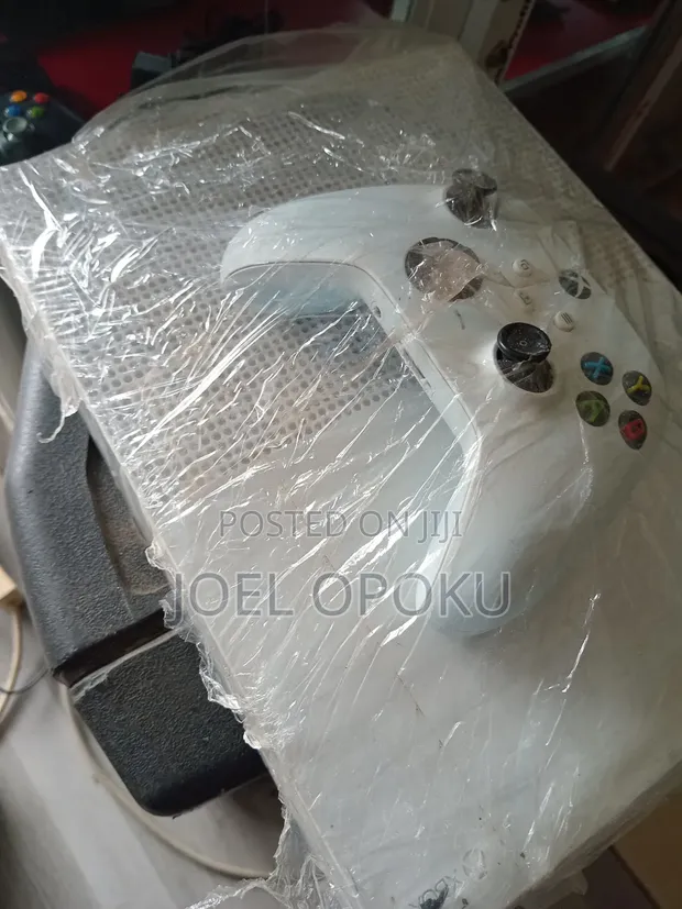Xbox One X Console with 1 Controller - 1