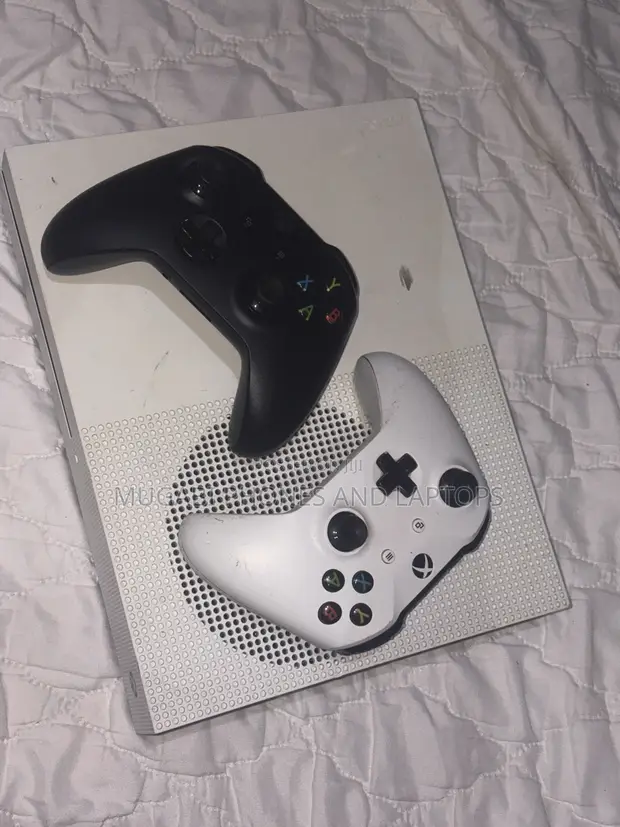 Xbox One S with 3 Games and 1 Controller - 1