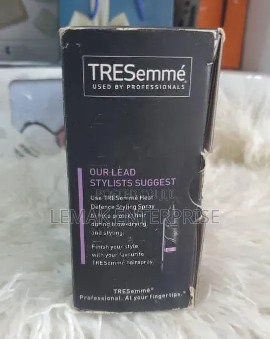 TRESemmé Full Finish Air Styler 300W Hot Air Brush - 1