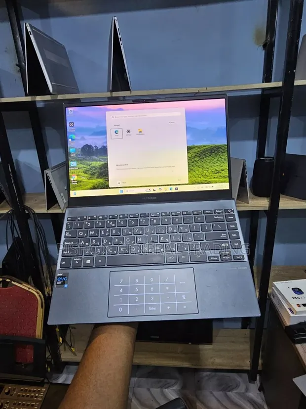 Asus ZenBook UX430UQ Laptop: Intel Core i5, 8GB RAM, 512GB SSD - 1