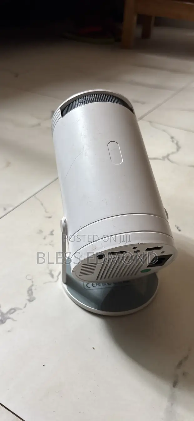 Used Mini Projector S80 - 1