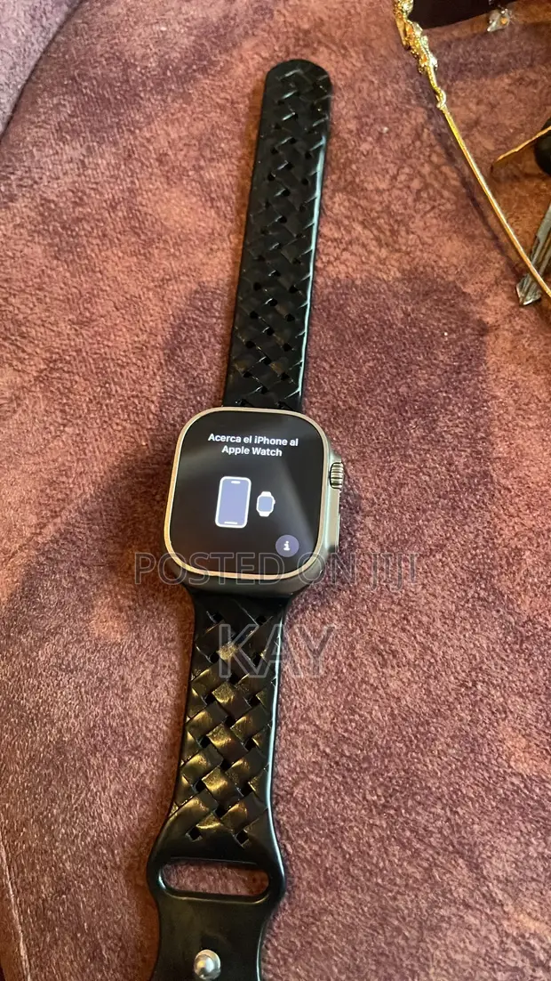 Apple Watch Ultra 2 (49mm Titanium Case) - 1
