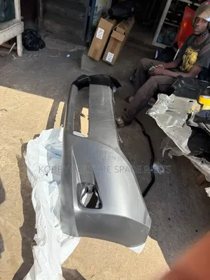 Original Toyota Venza Front Bumper (2009/12)