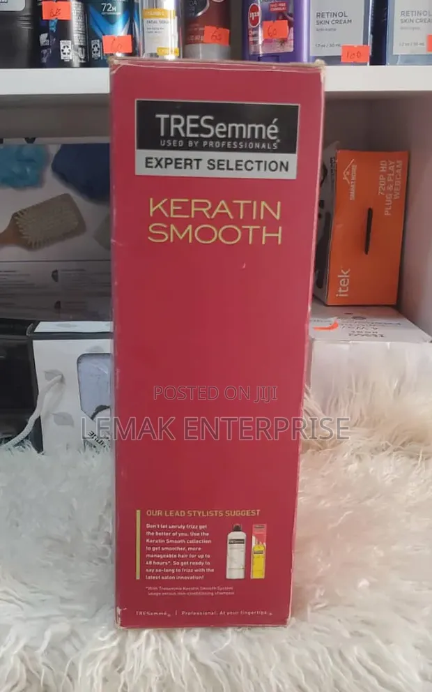 TRESemmé Keratin Saloon Hand Dryer - 1