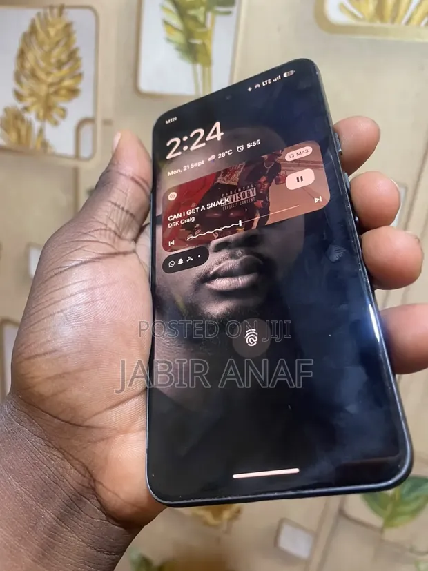 Google Pixel 8 128GB Black - 1
