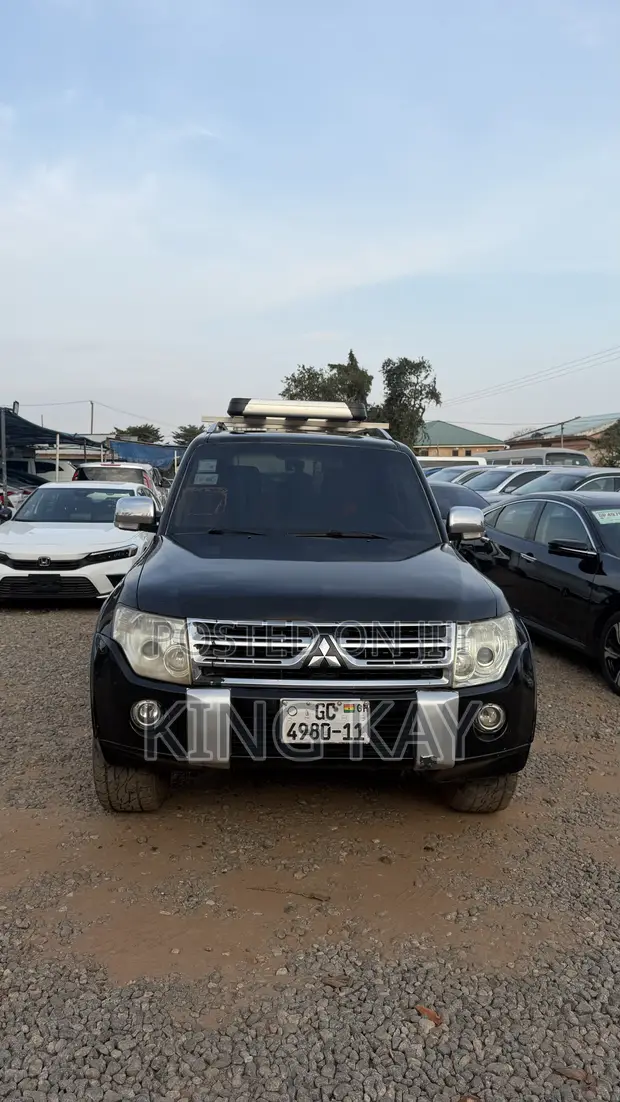 Mitsubishi Pajero 3.0 SUV 2010 Black - 1