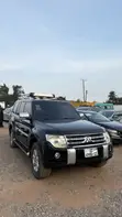 Mitsubishi Pajero 3.0 SUV 2010 Black - 2