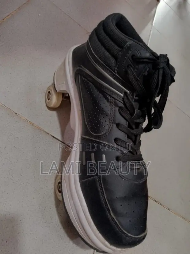 4-Tire Roller Blades - Size 39 - 1