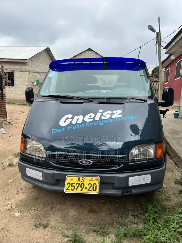 Ford Transit 2002 Bus - 1