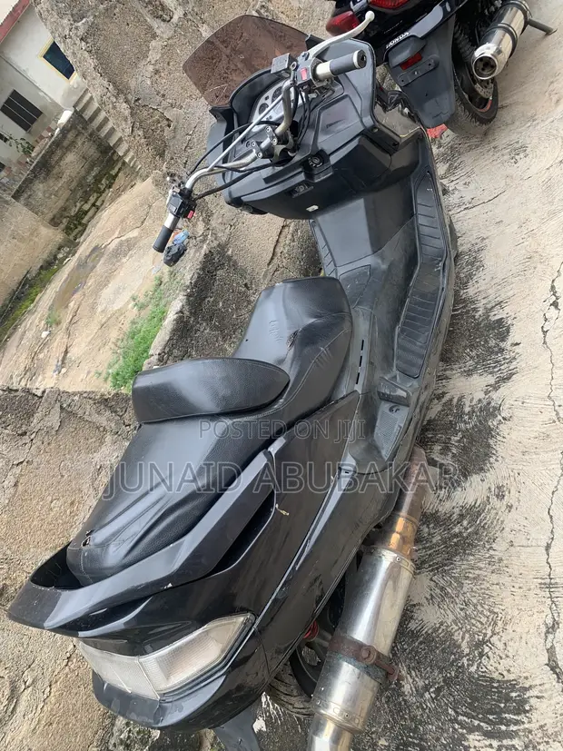 Yamaha Majesty 2025 Black - 1