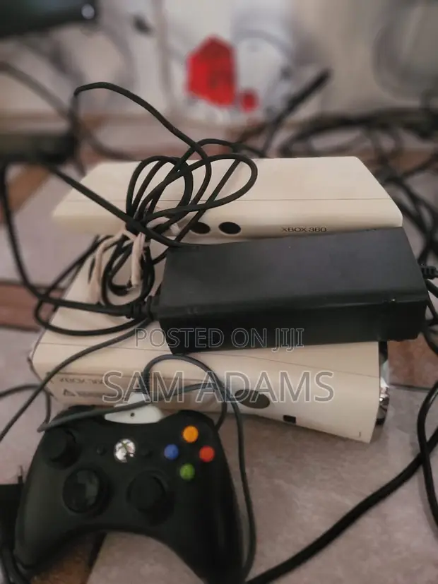Xbox 360 500GB with Kinect - 1