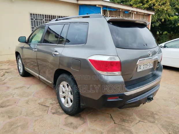 Toyota Highlander 2012 Gray - 1