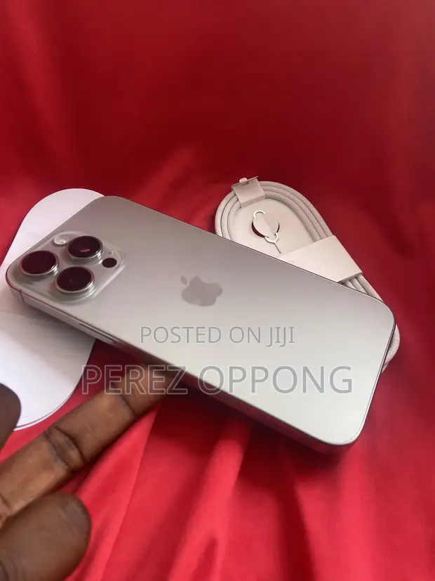 Apple iPhone 16 Pro Max 512GB Silver - 1