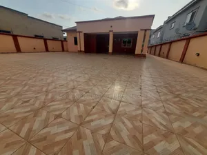 3 Bedroom House for Rent in Lakeside