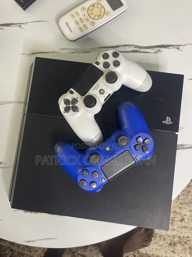 PS4 Standard Jailbreak with 9 Games & 2 Controllers - 1