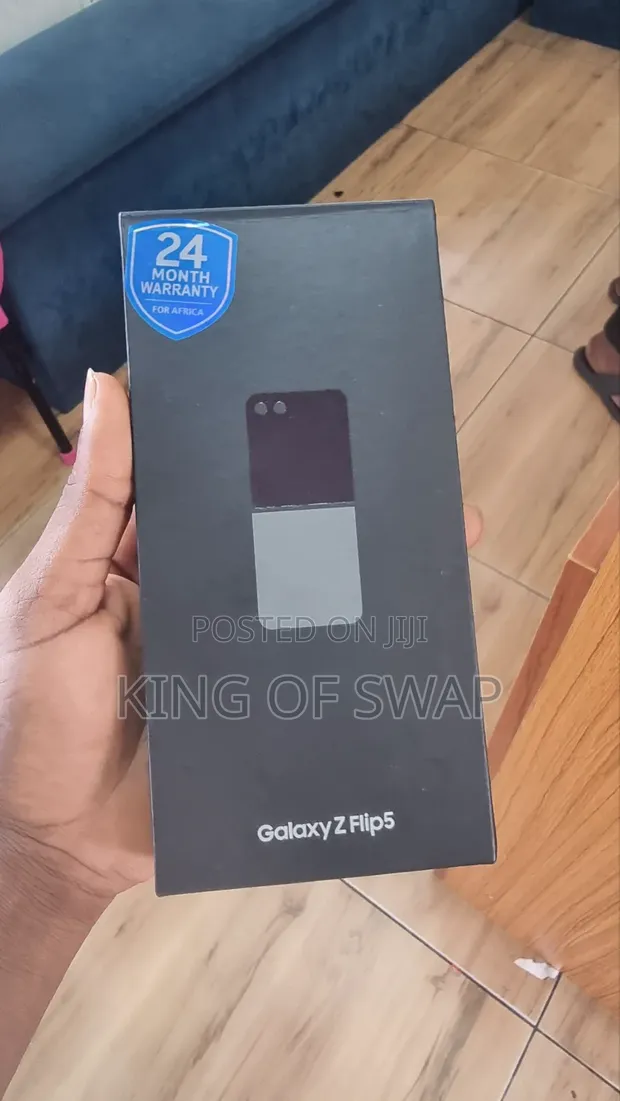 New Samsung Galaxy Z Flip 5 256GB Black - 1