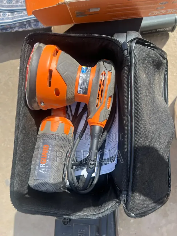 RIDGID R2601 5-Inch Random Orbital Sander - 1