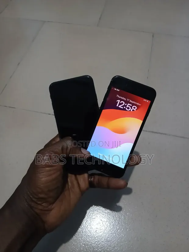 Apple iPhone 8 64GB Black - 1
