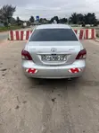 Toyota Yaris Base Sedan 2010 Silver - 5