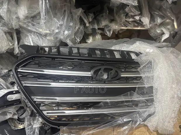 Hyundai Elantra GT Front Shells (2016-2020) - 1