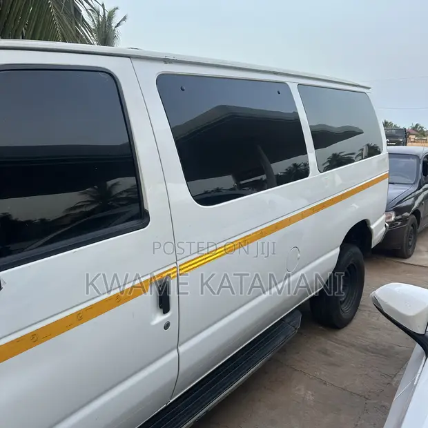 Ford E350 2010 - White - 1