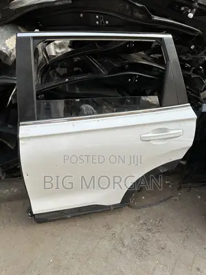 Honda CR-V 2023-2026 Door