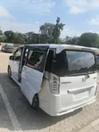 Honda Stepwgn 2012 White - 2