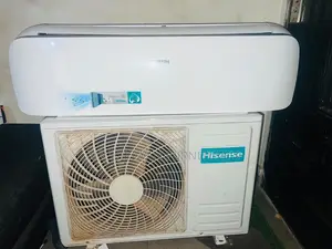 Hisense 2.5 HP Air Conditioner (2 Months Used)