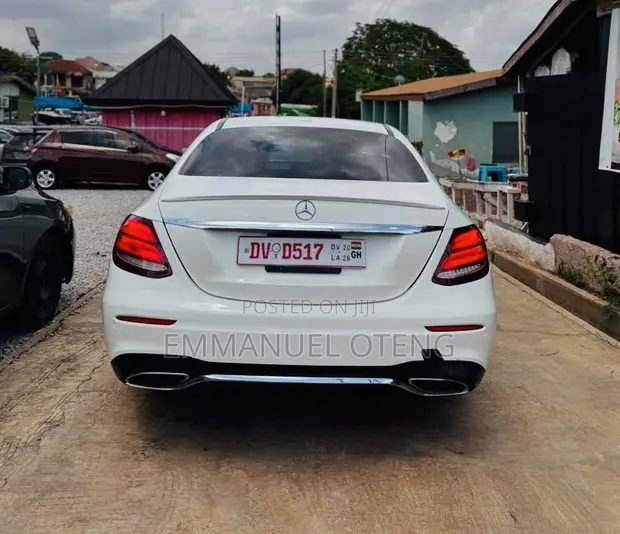 Mercedes-Benz E300 2017 White - 1