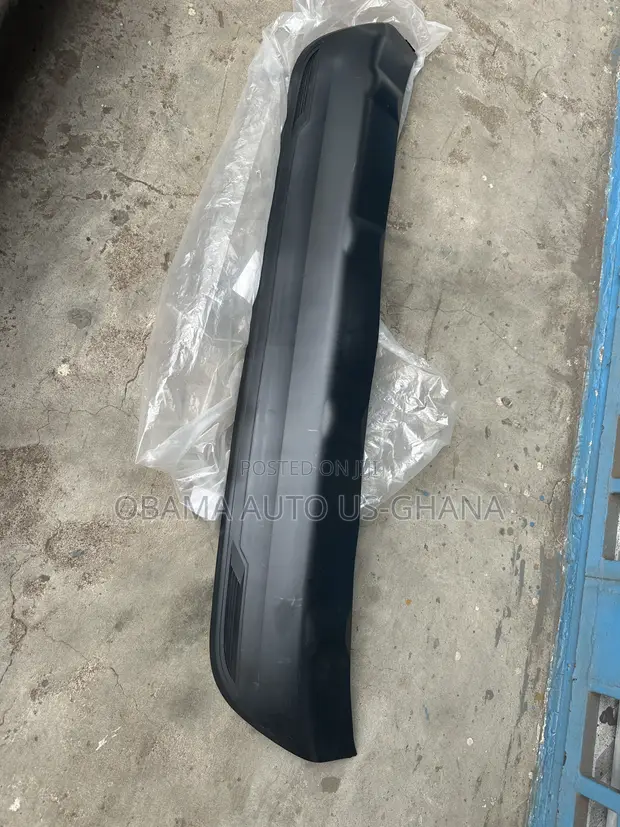 Mitsubishi Outlander 2020-2021 Rear Bumper Spoiler Diffuser - 1