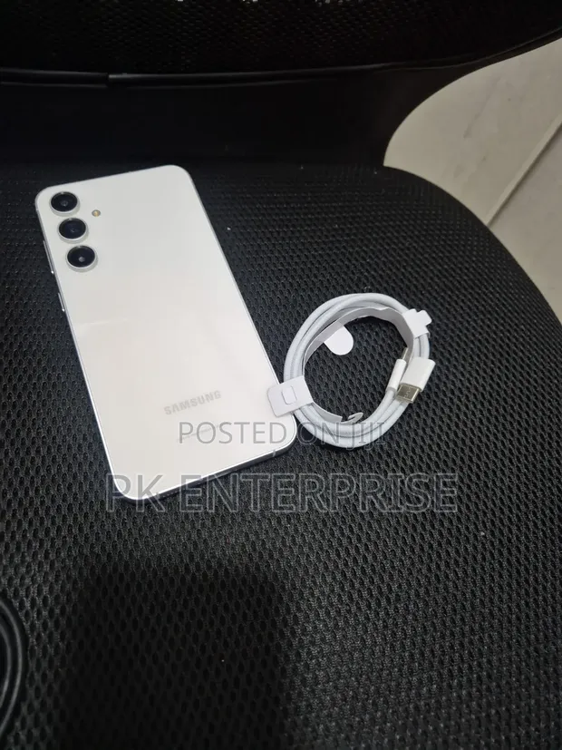 New Samsung Galaxy S24 128GB White - 1