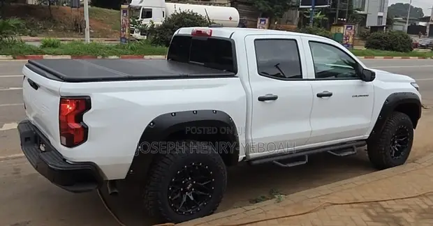 Chevrolet Colorado 2025 White - 1