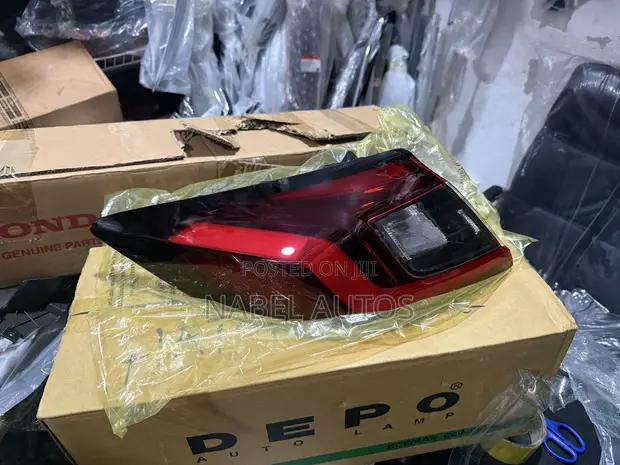 Honda Civic 2022 Hatchback Taillight Pair - 1