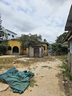 Land with 4-Bedroom House for Sale, Spintex Lekmah