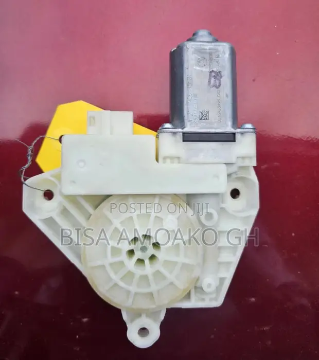 2017 Mercedes-Benz C300 Right Front Door Motor - 1