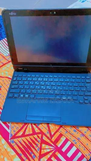 Fujitsu Laptop 4GB RAM, 60GB HDD