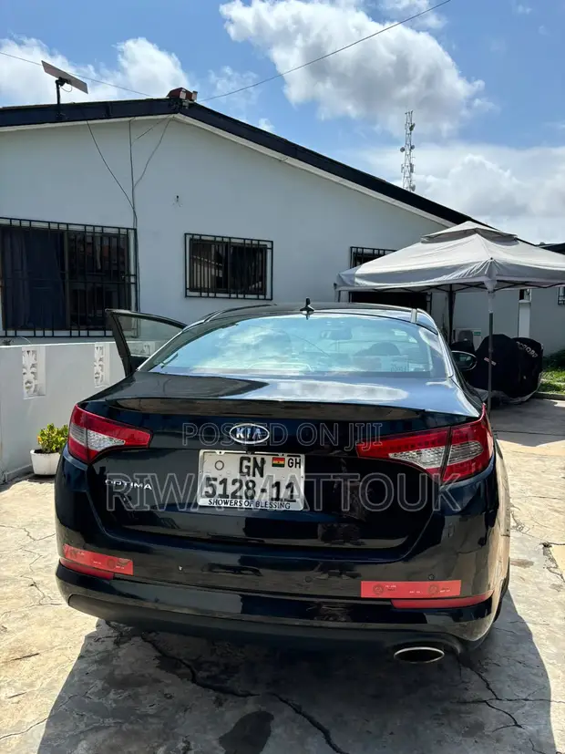2011 Kia Optima Black - 1