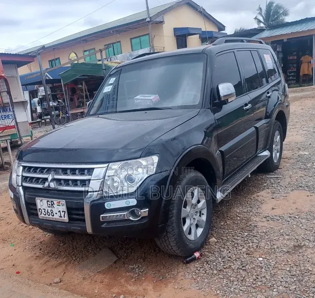 Mitsubishi Pajero 2016 Black - 1