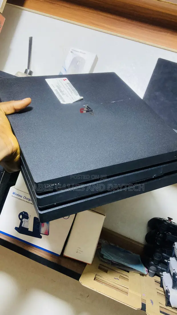 PlayStation 4 Pro with 10 Games - 1