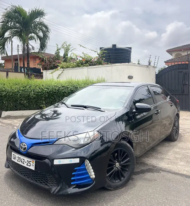 2017 Toyota Corolla SE Sedan - 1