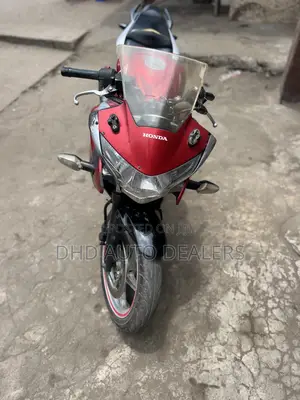 Honda CBR250R 2011 Red