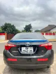 2017 Toyota Corolla SE Sedan - 4