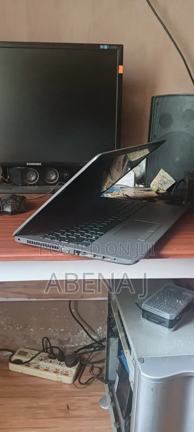 HP 255 Laptop - 8GB RAM, 128GB HDD - 1