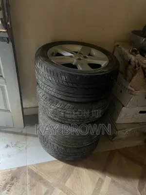 Yokohama 215/55R17 Tyres with 17" Alloy Rims + Extra Rims
