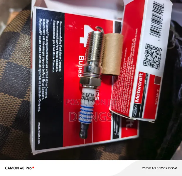 Motorcraft Original Spark Plugs (16/16 Long) - 1